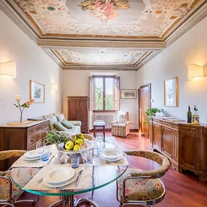 https://botticelli-a-flat-with-a-view-on-santo-spirito.it-tuscanyhotel.com